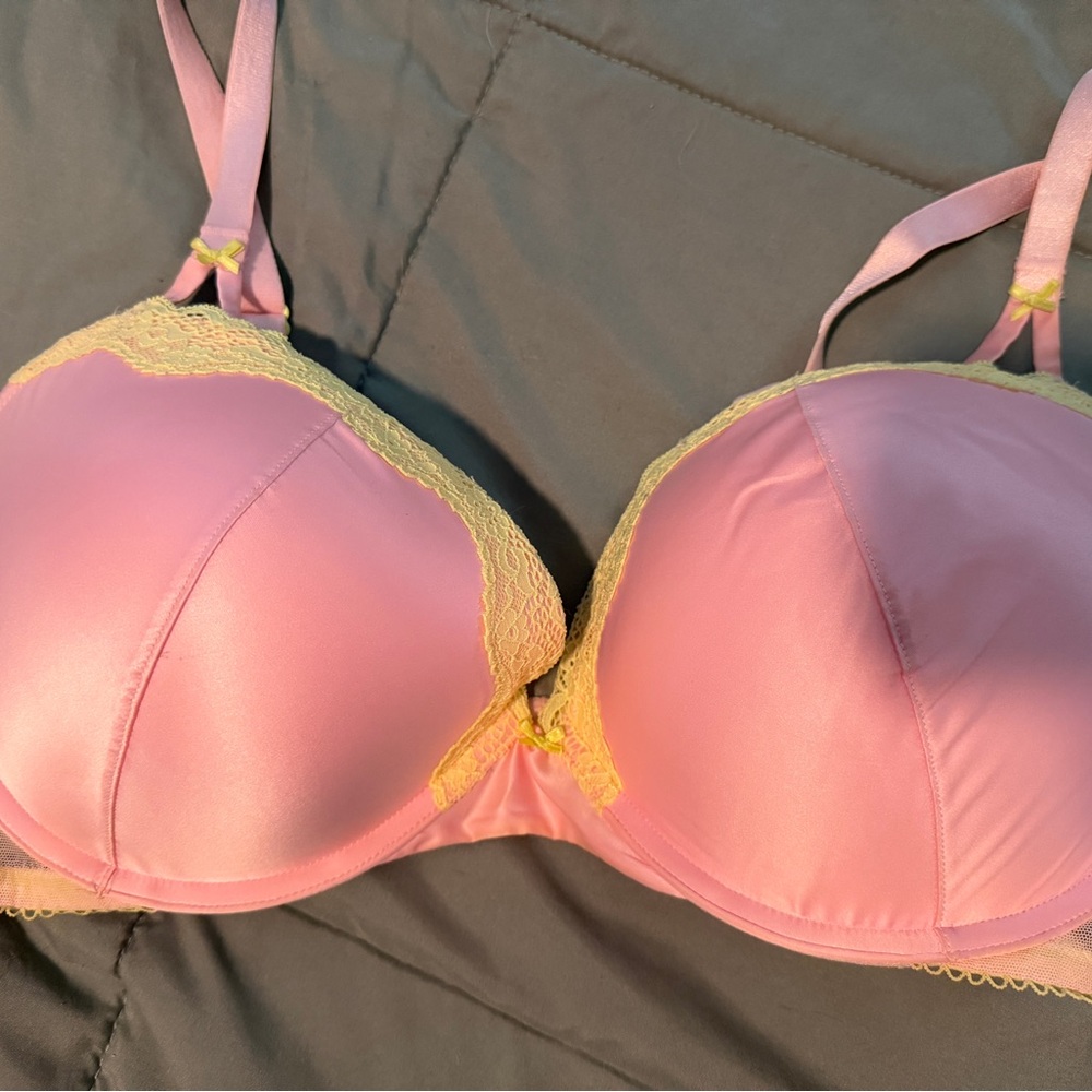 Victoria's Secret Pink and Yellow Lace Push-Up Bra